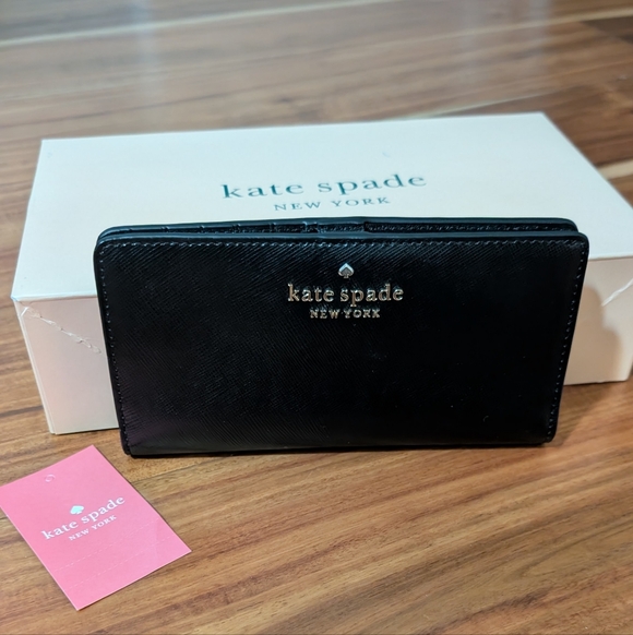 kate spade Handbags - Kate Spade Saffino Leather Staci Large Slim Wallet Zip Compartment in Box❤️